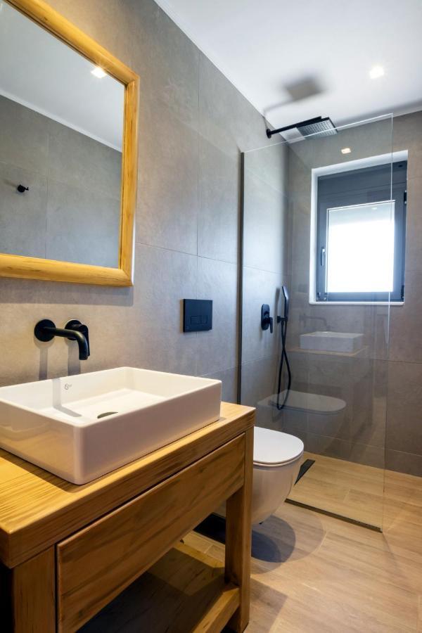 Cato Agro 5, Seafront Villa With Private Pool Afiártisz Kültér fotó